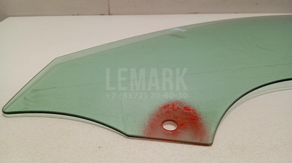 Стекло двери передней левой