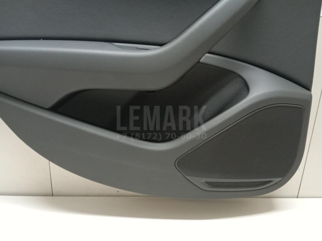 Обшивка двери задней левой