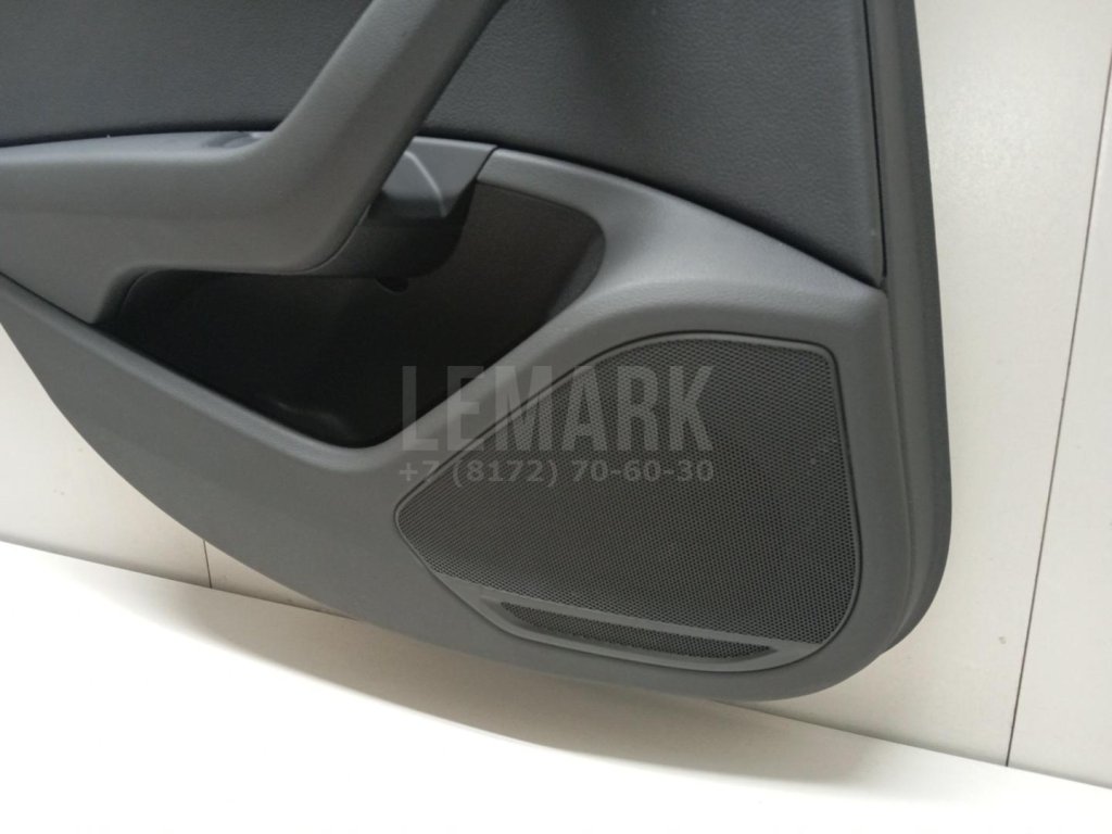 Обшивка двери задней левой