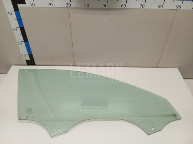 Стекло двери передней правой