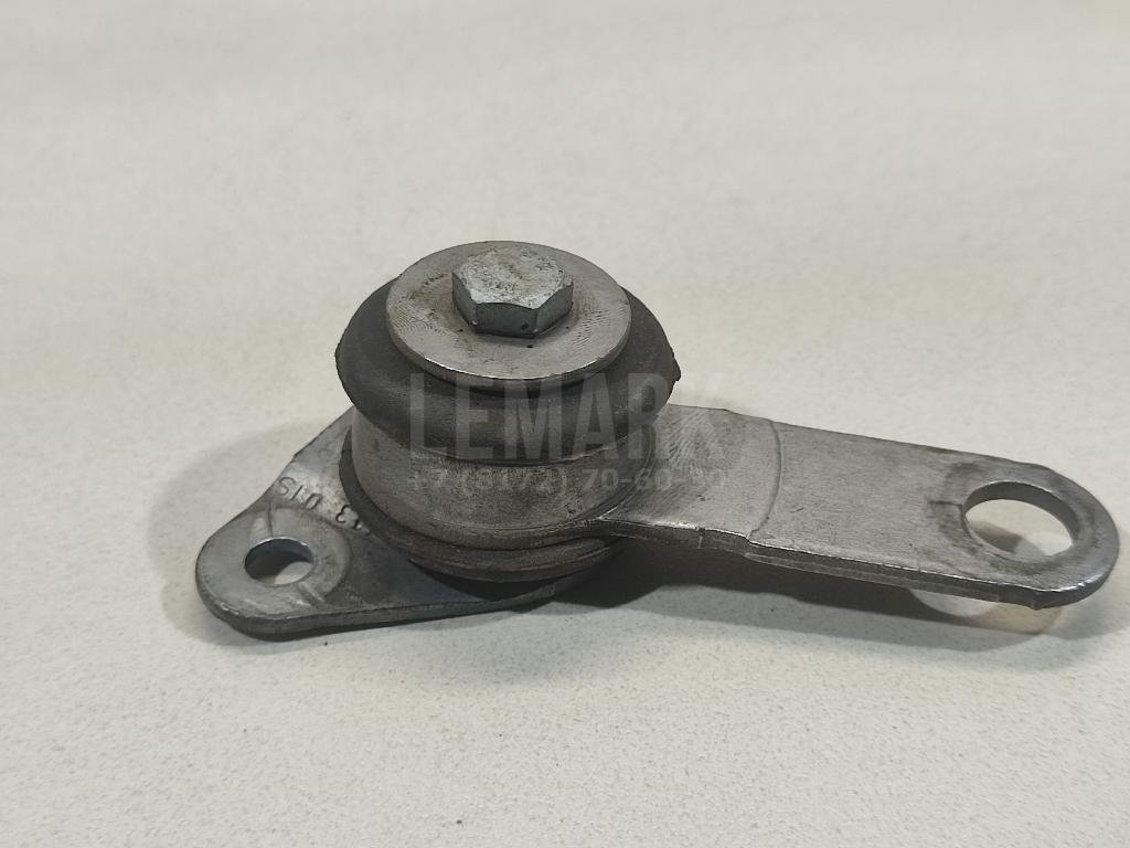 Кронштейн глушителя