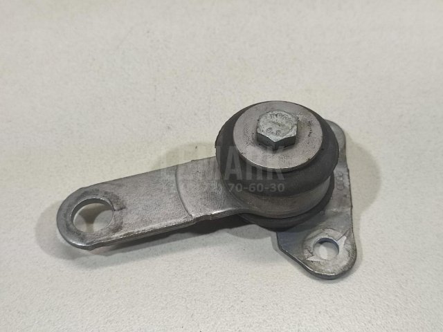 Кронштейн глушителя