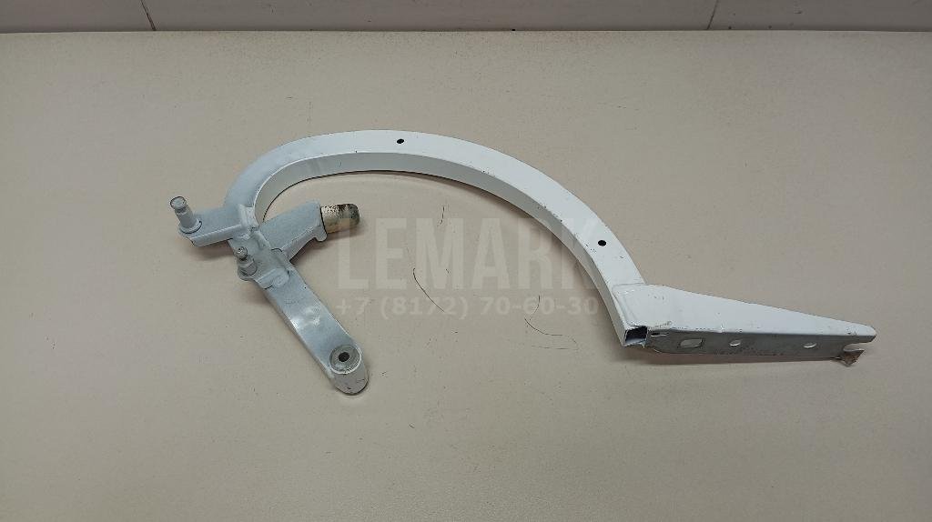 Петля крышки багажника