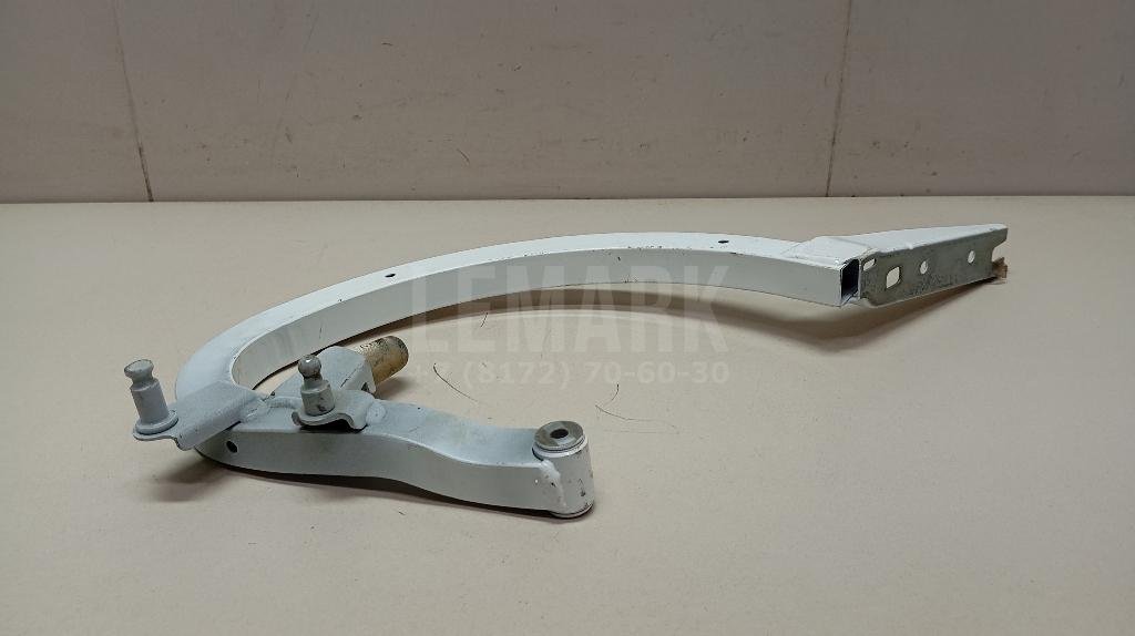 Петля крышки багажника