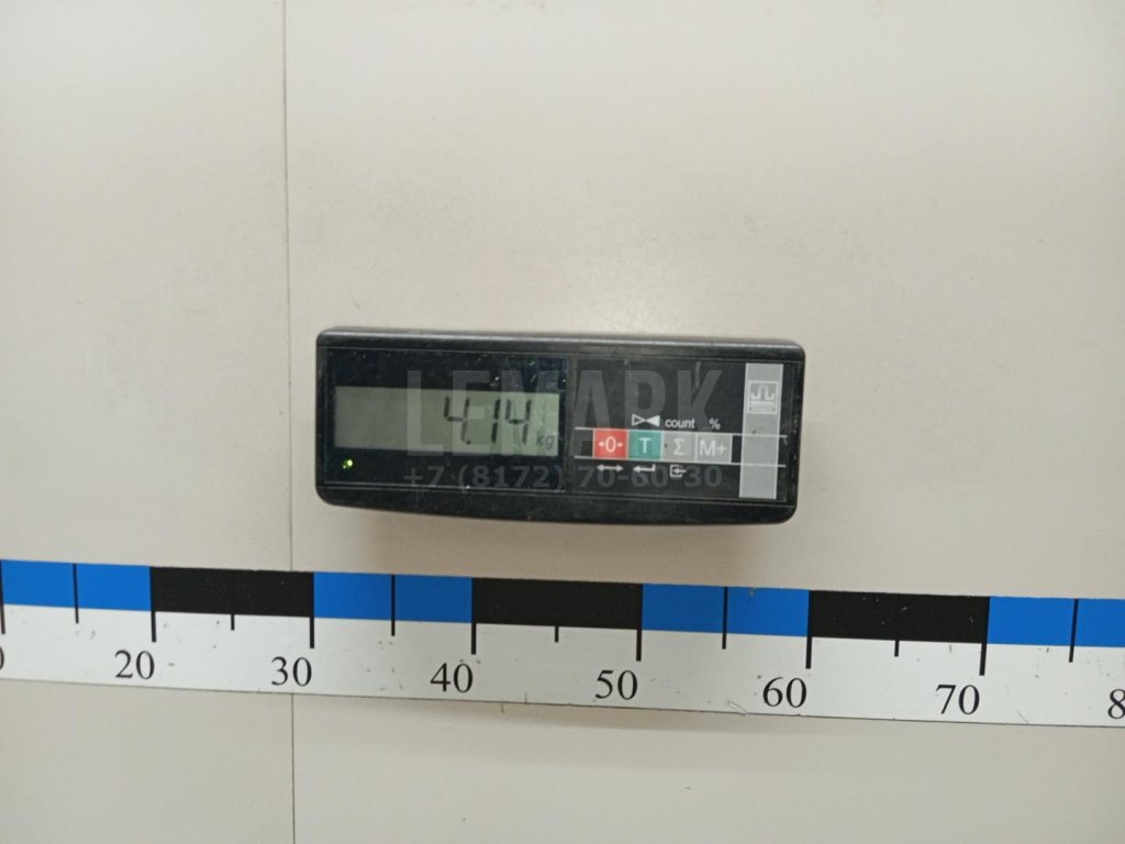 Кулак поворотный передний правый