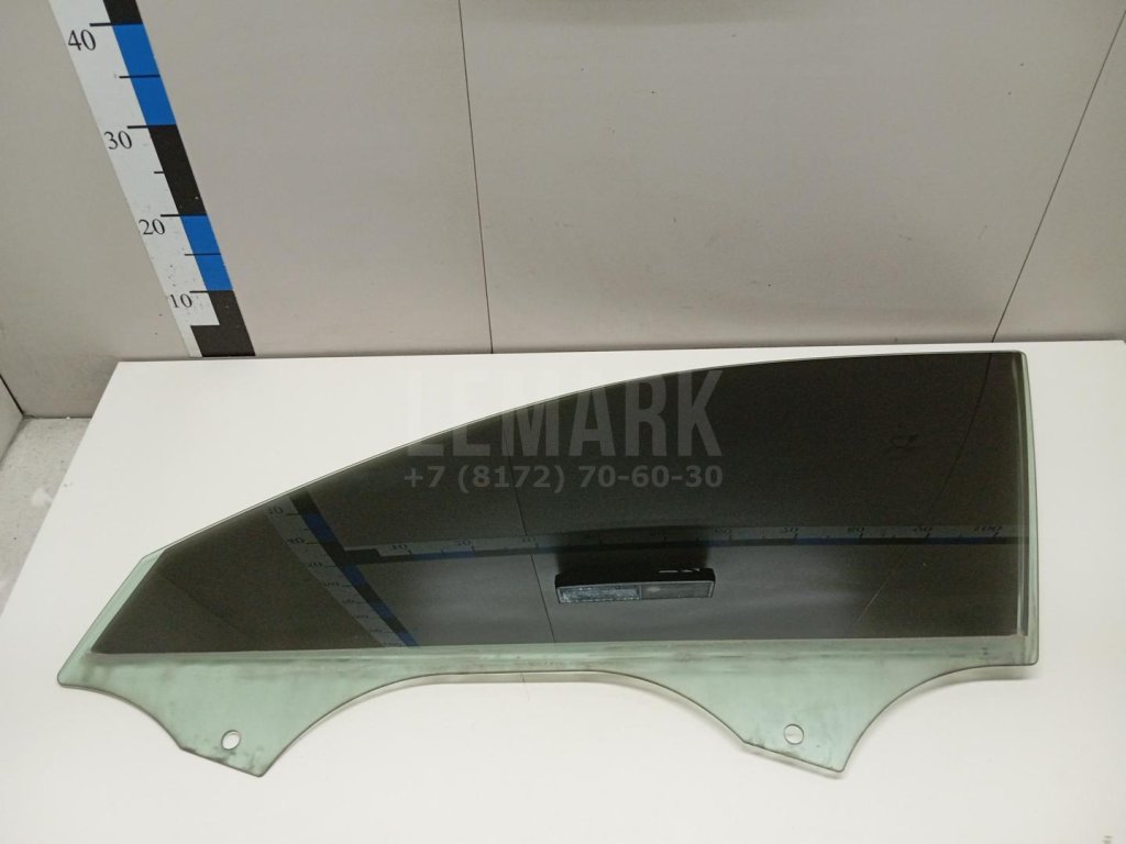 Стекло двери передней левой