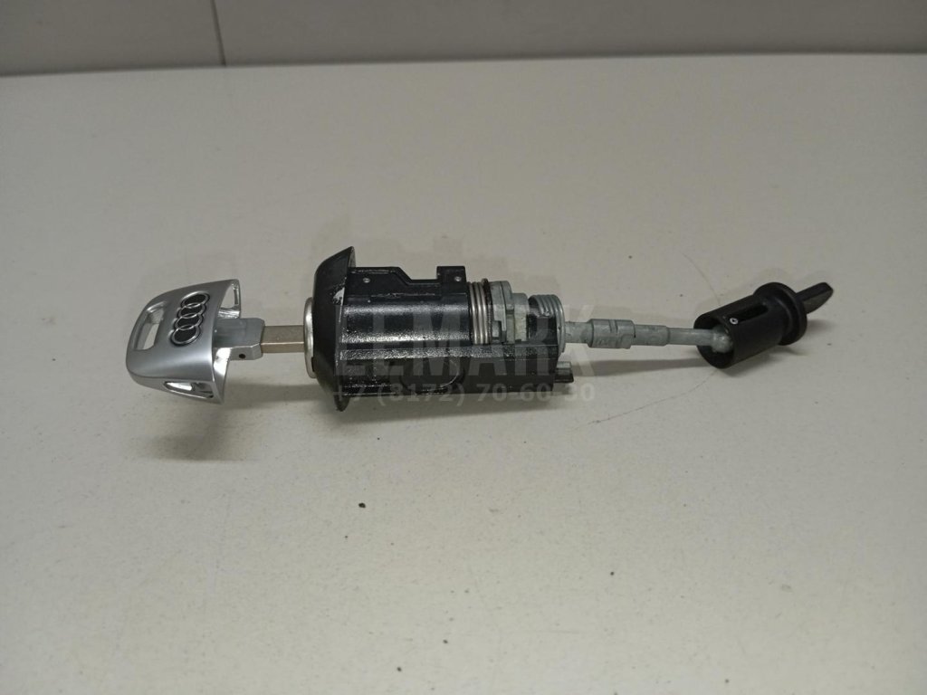 Вставка замка двери лев.