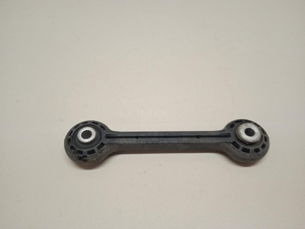 Стойка переднего стабилизатора