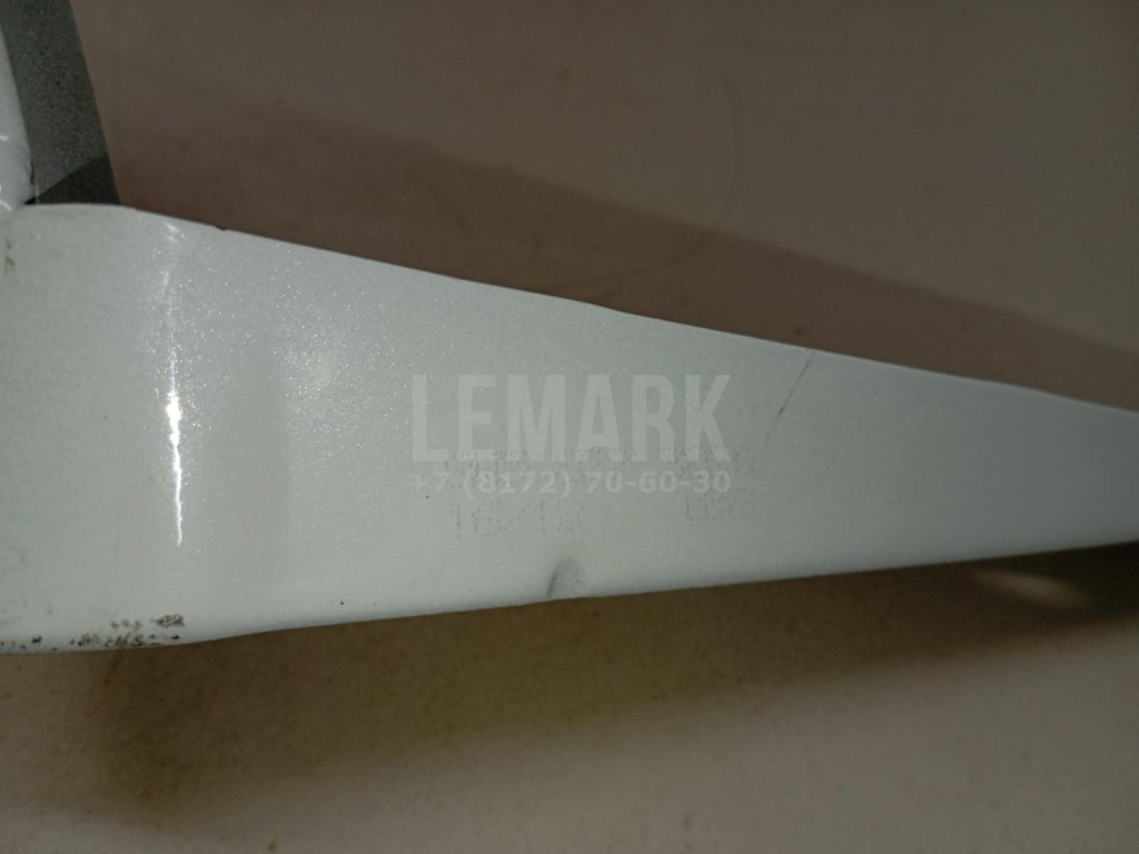 Петля крышки багажника