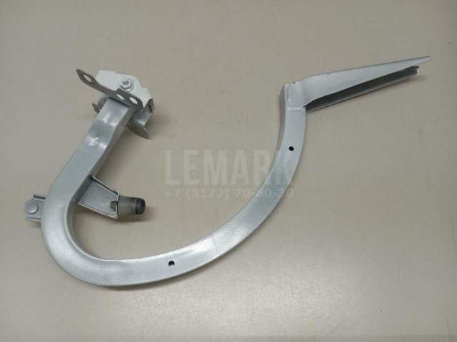 Петля крышки багажника