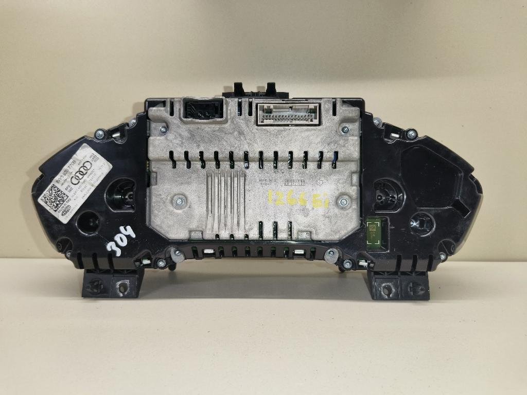 Панель приборов