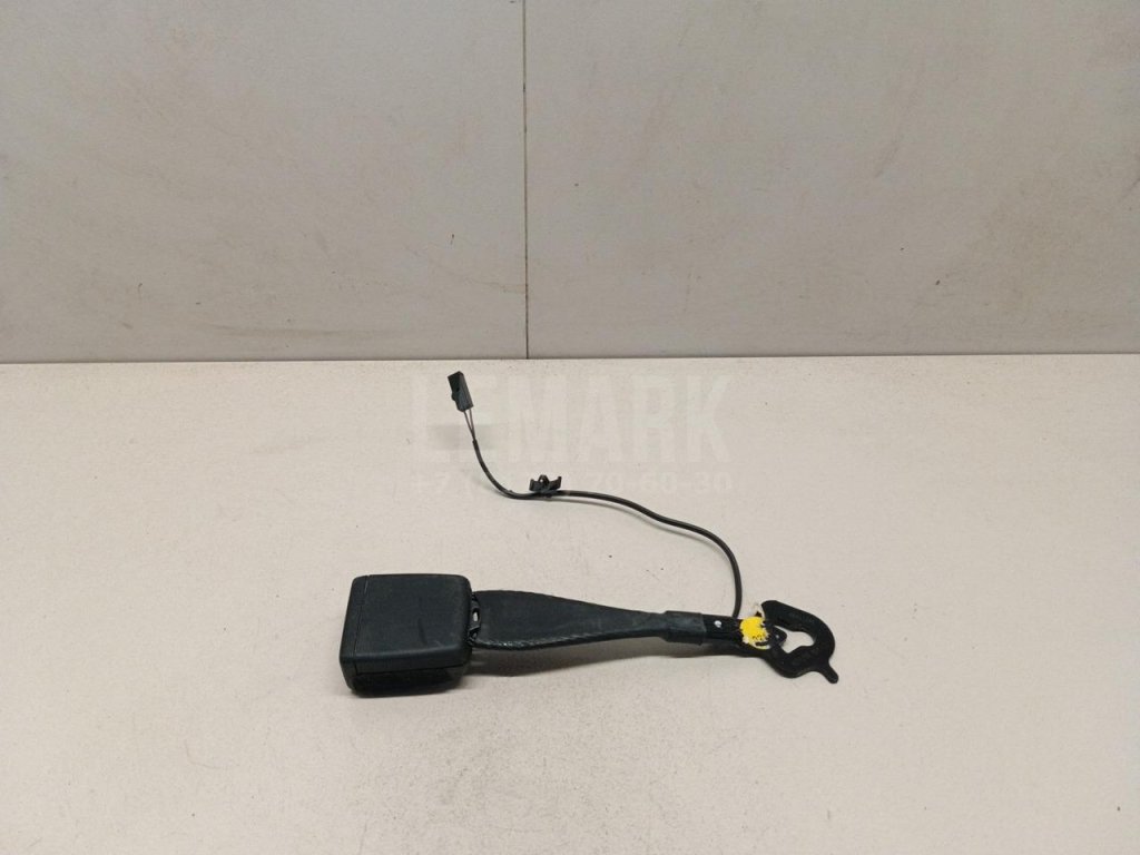 Ответная часть ремня безопасности