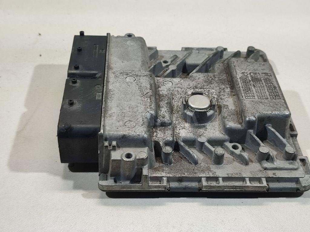 Блок управления двигателем