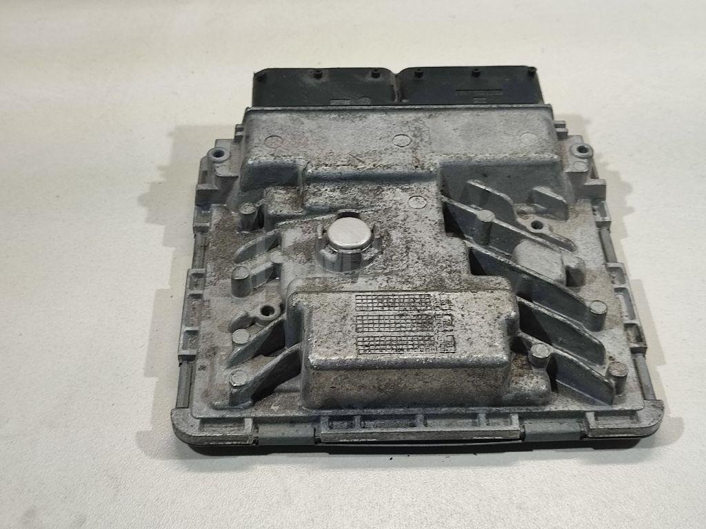 Блок управления двигателем