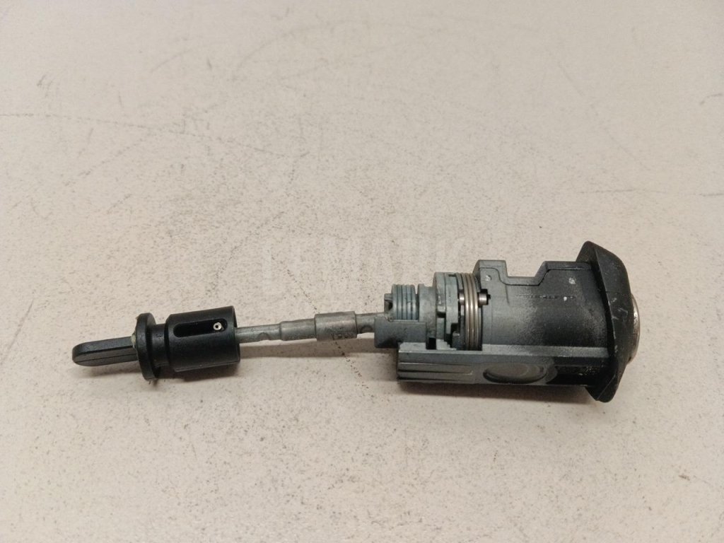 Вставка замка двери прав.