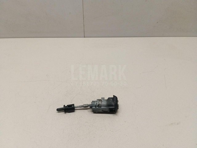 Вставка замка двери прав.