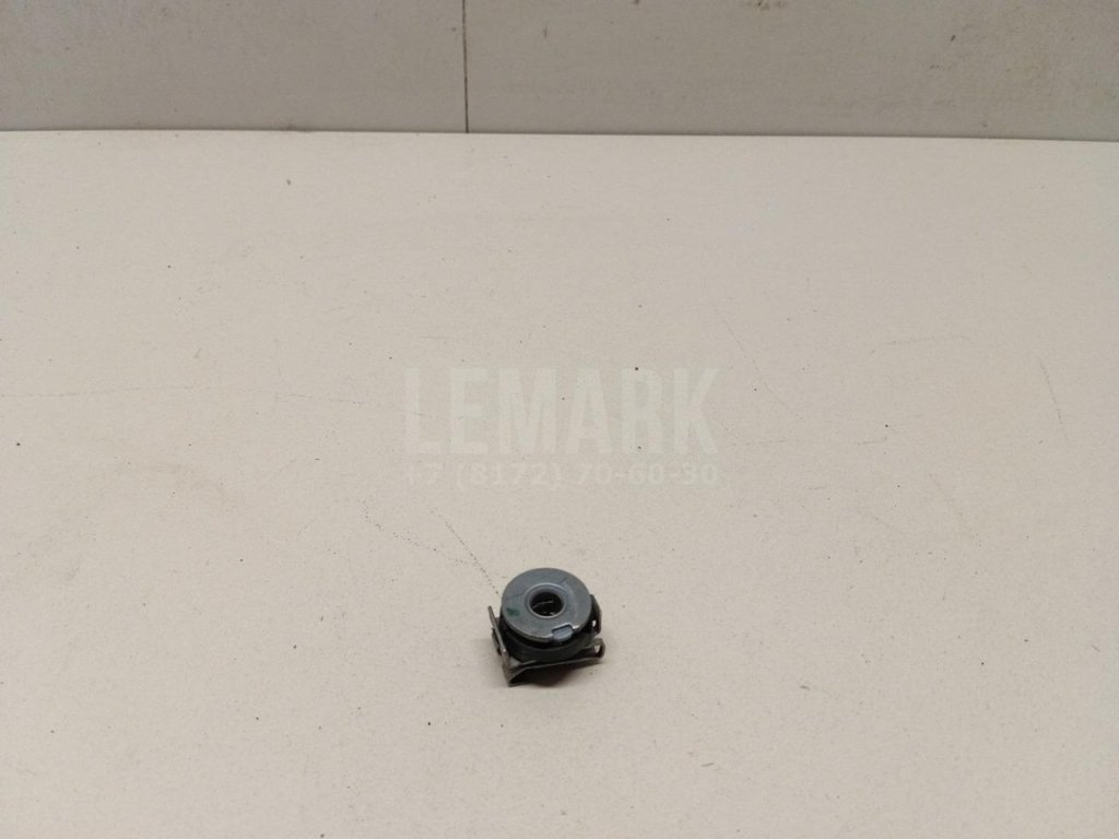 Крепеж фары