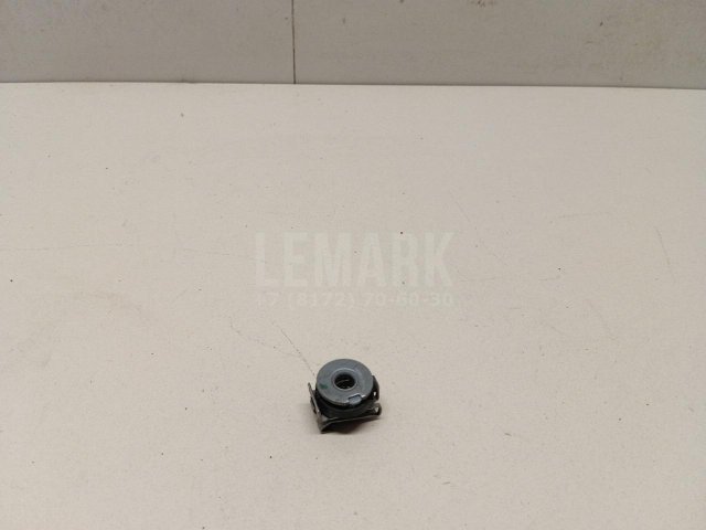 Крепеж фары