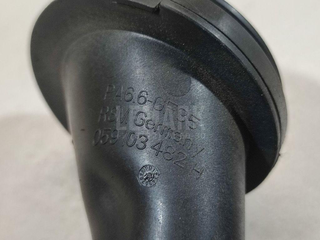 Горловина маслозаливная