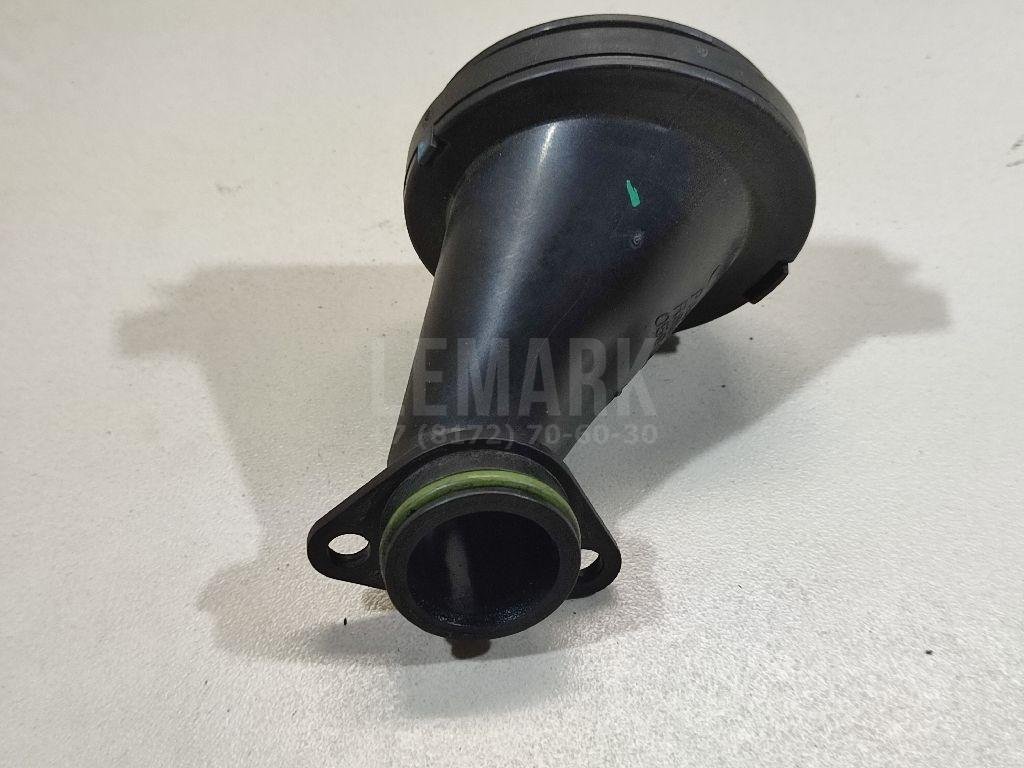 Горловина маслозаливная