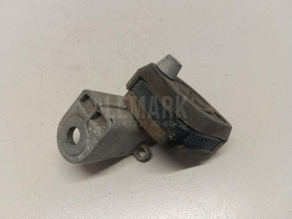 Кронштейн глушителя