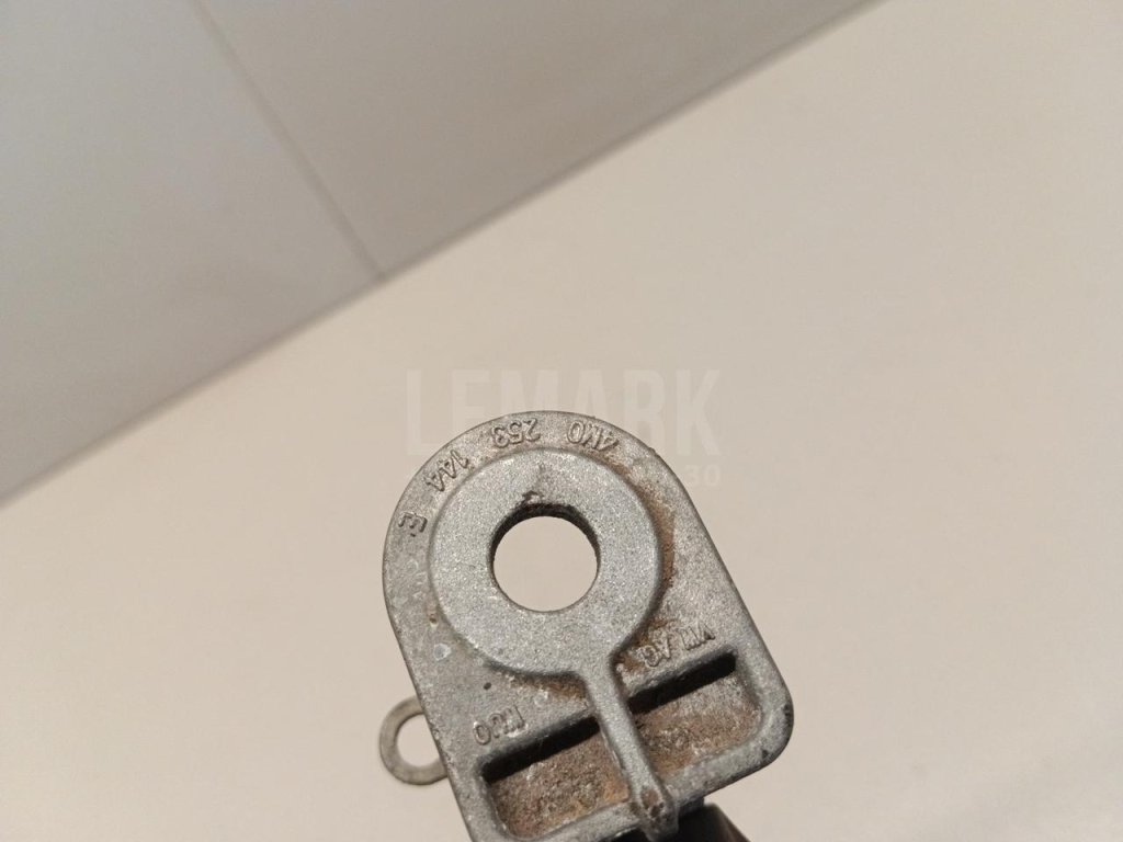 Кронштейн глушителя