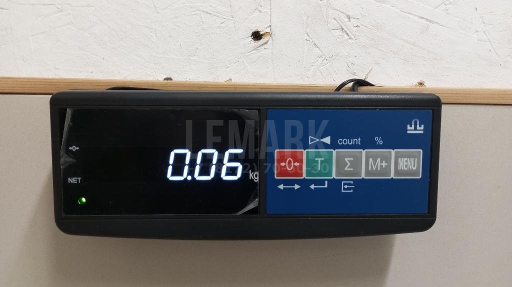 Болт крепления запасного колеса