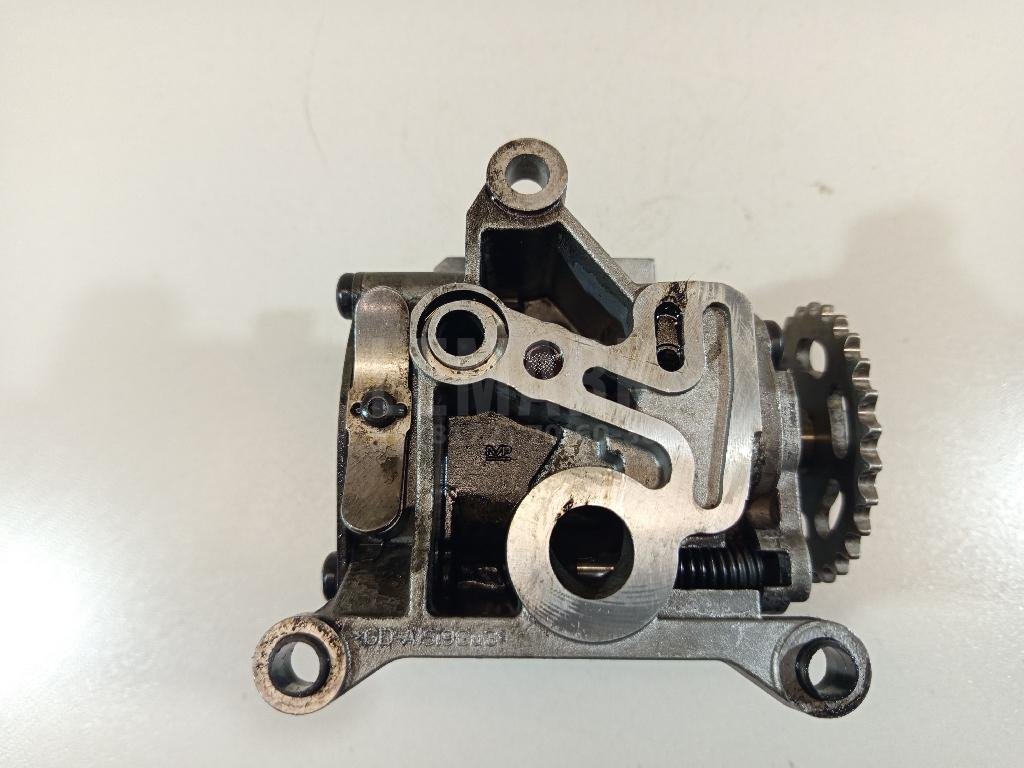 Насос масляный для  Audi A4 [B8] 2007-2015