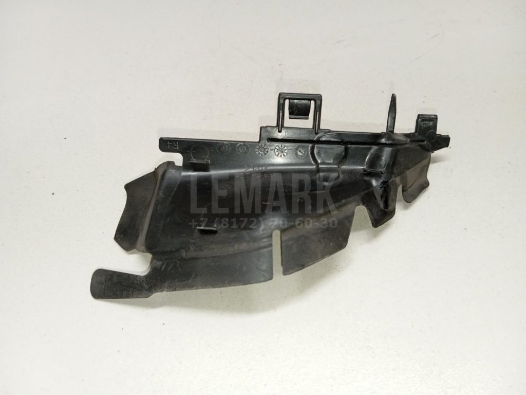 Воздуховод радиатора правый