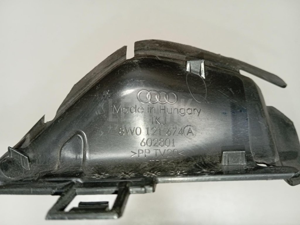 Воздуховод радиатора правый