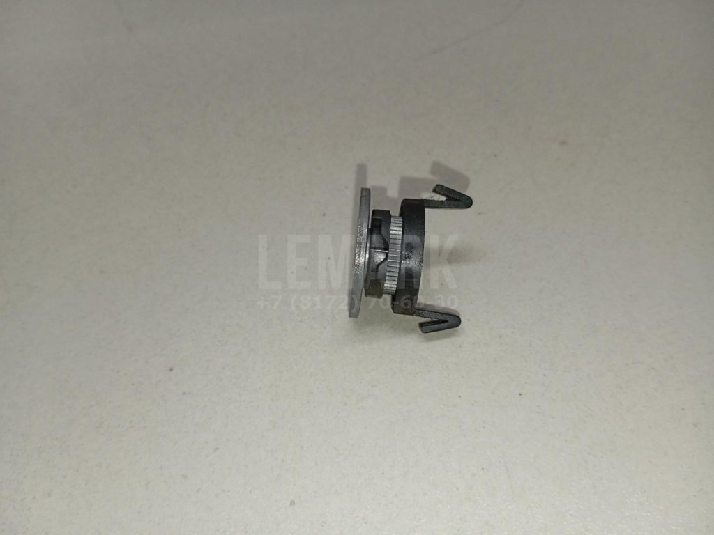 Крепеж фары