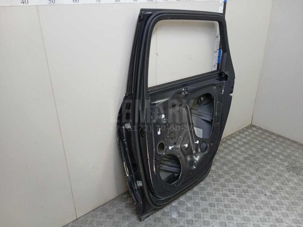 Дверь задняя правая