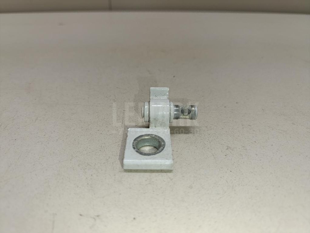 Петля двери задней левой нижняя