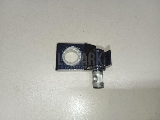 Петля двери задней левой нижняя