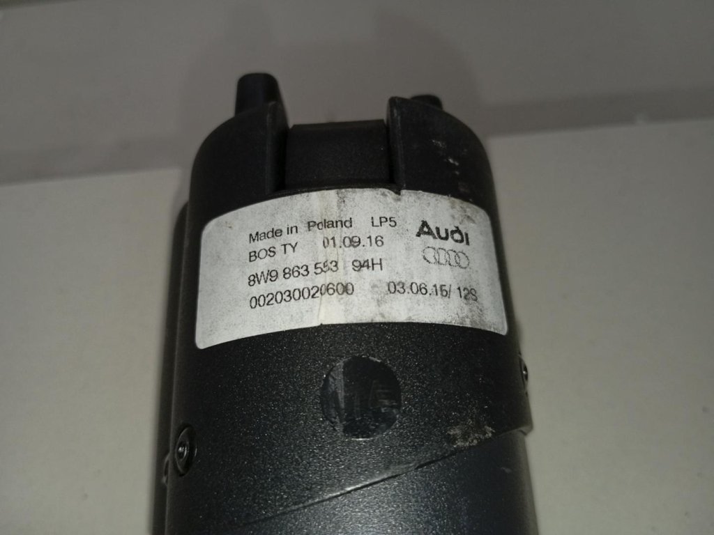 Шторка багажника