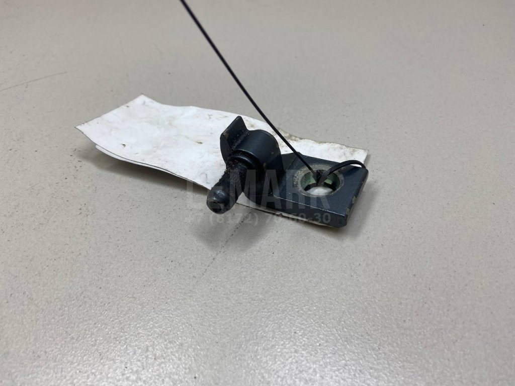 Петля двери