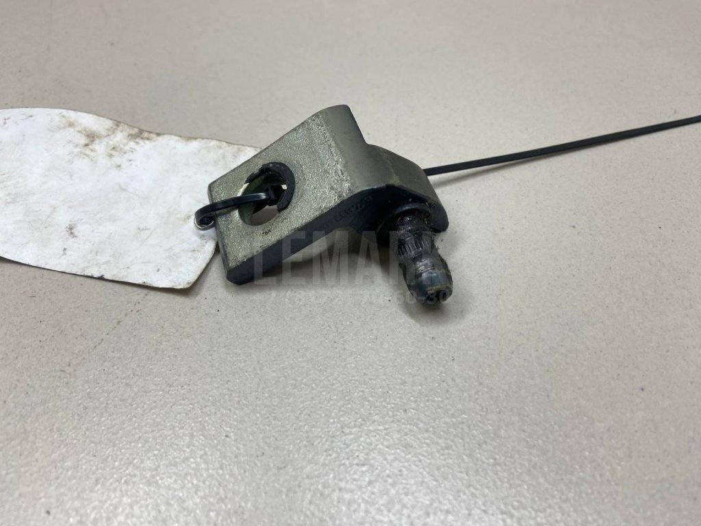 Петля двери