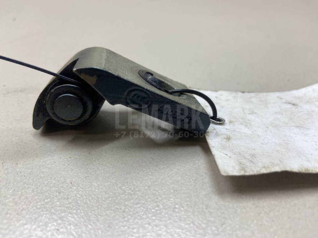 Петля двери