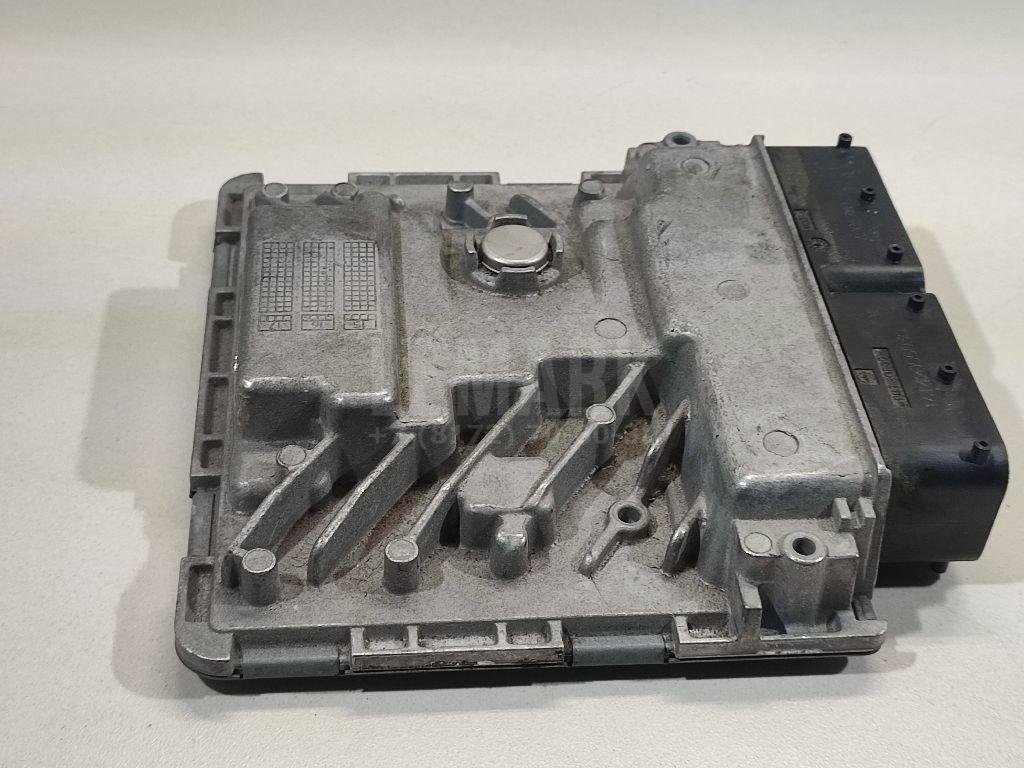 Блок управления двигателем