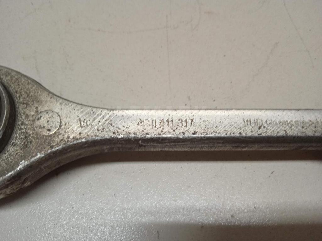 Стойка переднего стабилизатора