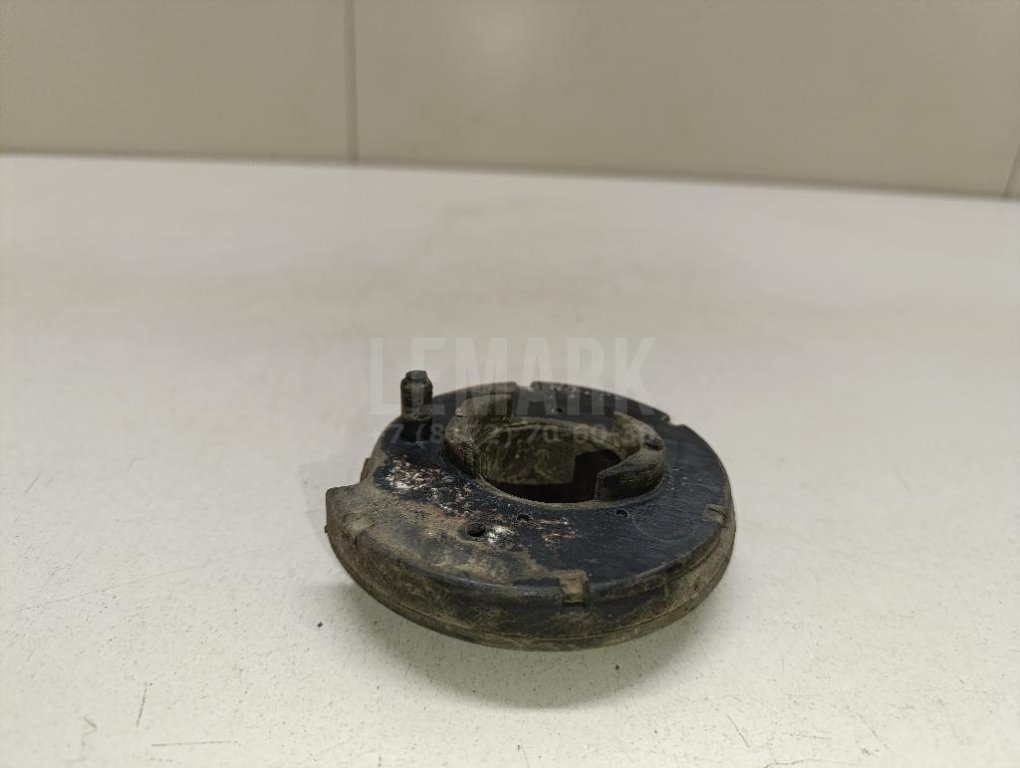 Опора задней пружины нижняя