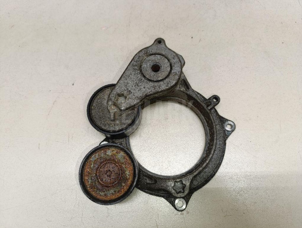 Натяжитель ремня