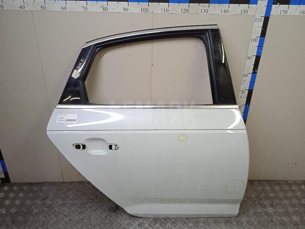 Дверь задняя правая