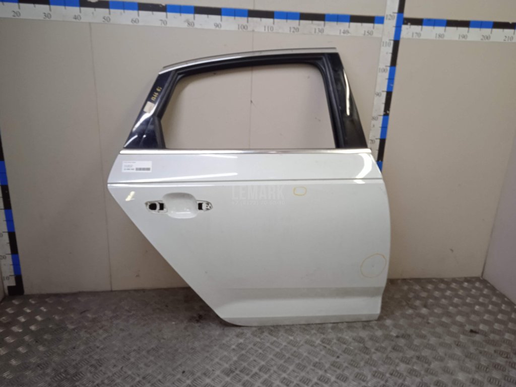 Дверь задняя правая