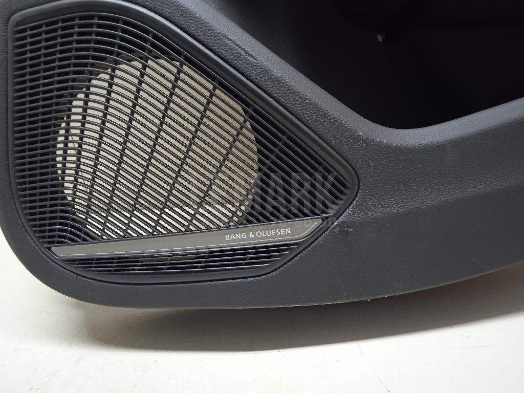 Обшивка двери задней правой