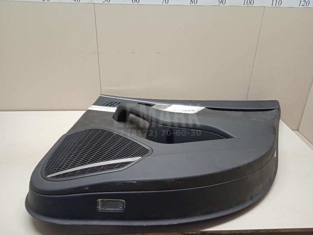 Обшивка двери задней правой