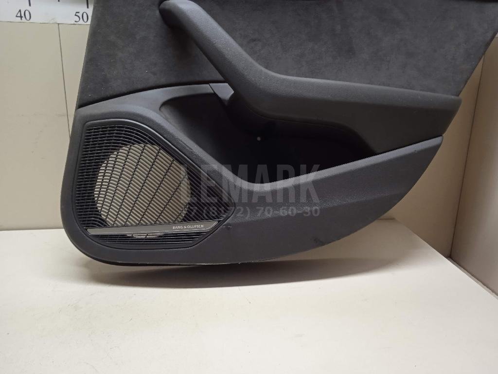 Обшивка двери задней правой