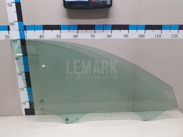 Стекло двери передней правой