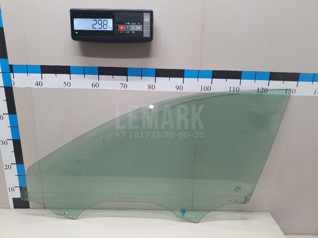 Стекло двери передней левой