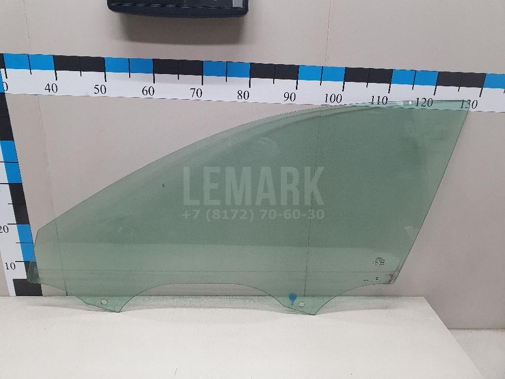 Стекло двери передней левой